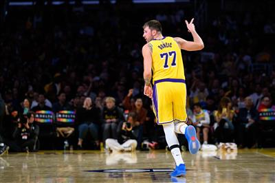 ドンチッチは50点を取る必要がある? ESPN予想勝率：レイカーズ48.4％、キングス51.6％